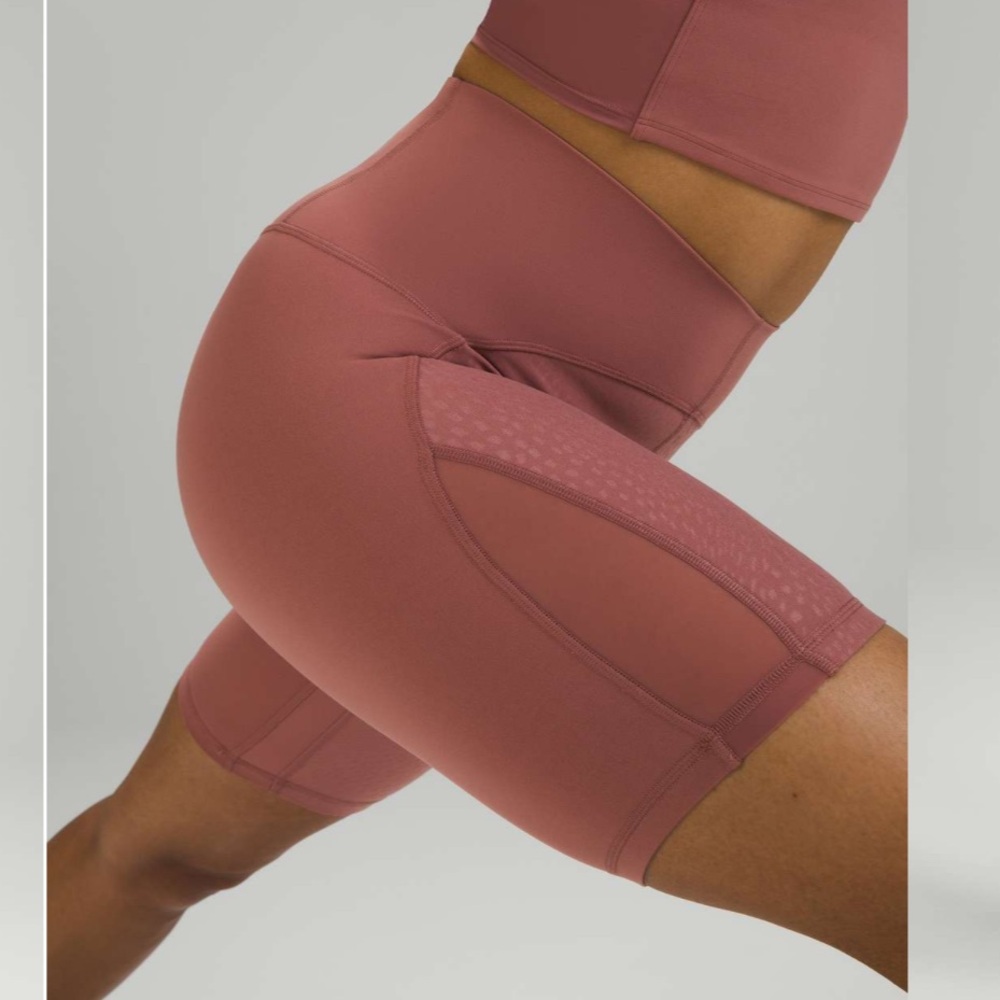 Lululemon Unlimit High Rise Short 8" *Mesh
Spiced Chai